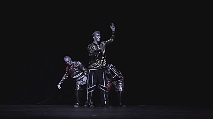 decouvrez-un-trio-de-danseurs-incroyables-qui-imitent-les-robots-a-la-perfectionn8