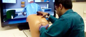 patrick-le-premier-robot-simulateur-de-touchers-rectaux-qui-communique-ses-emotions-avec-les-medecins-une