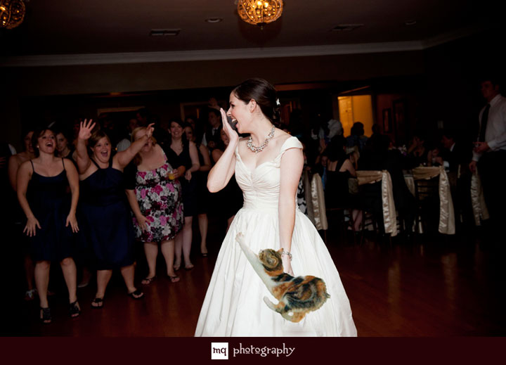 le-lancer-de-chats-dans-les-mariages-le-nouveau-phenomene-delirant-sur-internet19