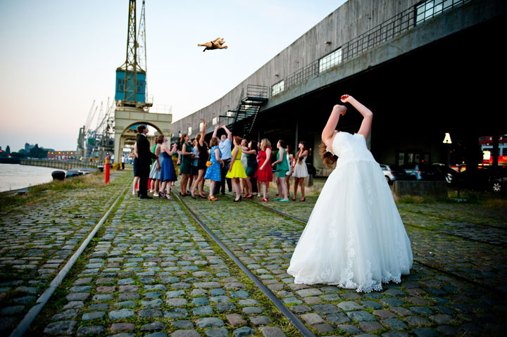 le-lancer-de-chats-dans-les-mariages-le-nouveau-phenomene-delirant-sur-internet31