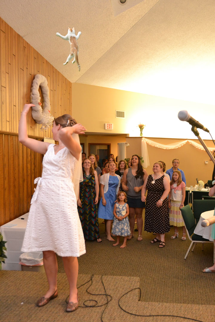 le-lancer-de-chats-dans-les-mariages-le-nouveau-phenomene-delirant-sur-internet40