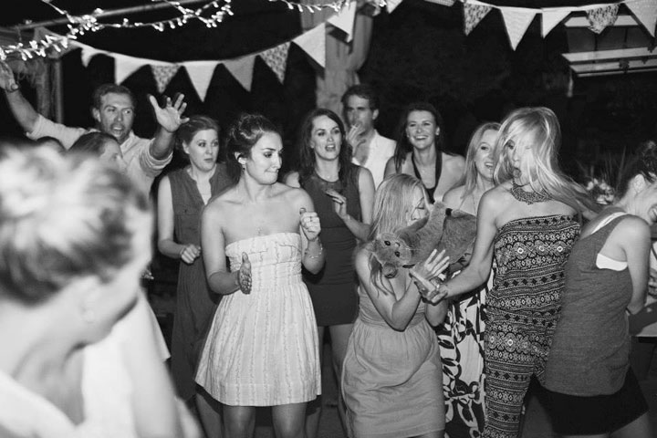 le-lancer-de-chats-dans-les-mariages-le-nouveau-phenomene-delirant-sur-internet45