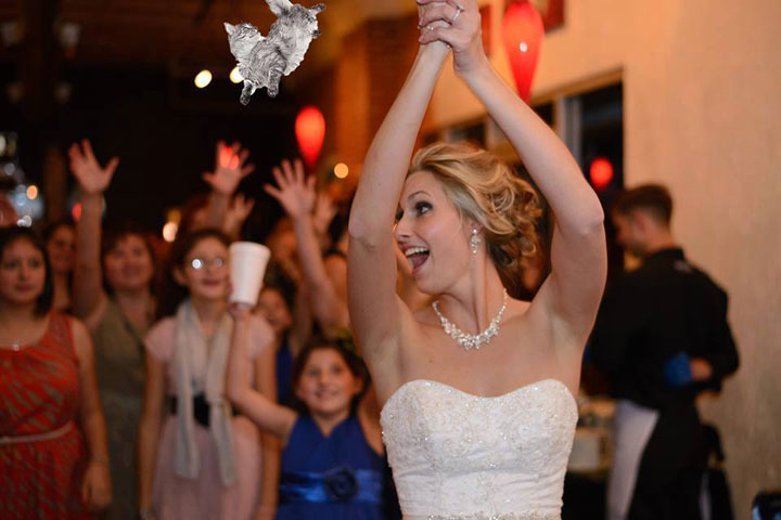 le-lancer-de-chats-dans-les-mariages-le-nouveau-phenomene-delirant-sur-internet50