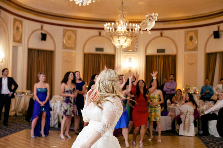 le-lancer-de-chats-dans-les-mariages-le-nouveau-phenomene-delirant-sur-internet53