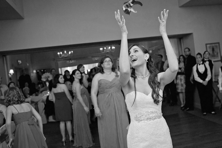 le-lancer-de-chats-dans-les-mariages-le-nouveau-phenomene-delirant-sur-internet54