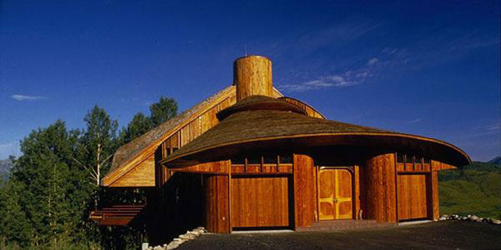 prenez-de-la-hauteur-avec-ses-somptueuses-maisons-perchees-dans-les-arbres31