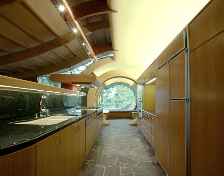 prenez-de-la-hauteur-avec-ses-somptueuses-maisons-perchees-dans-les-arbres75