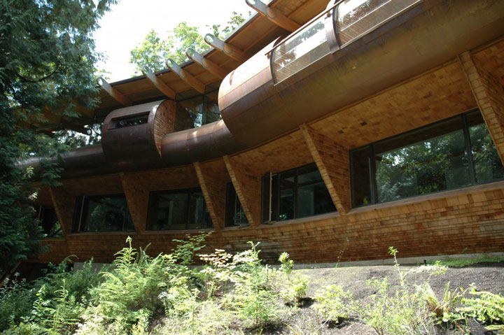 prenez-de-la-hauteur-avec-ses-somptueuses-maisons-perchees-dans-les-arbres76