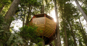 prenez-de-la-hauteur-avec-ses-somptueuses-maisons-perchees-dans-les-arbresUne