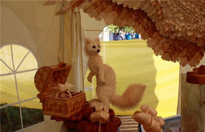 sergei-cree-de-magnifiques-sculptures-en-bois-danimaux-super-realiste10