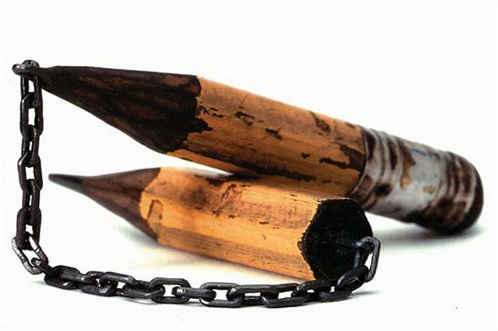 un-artiste-sculpte-des-mines-de-crayons-pour-des-oeuvres-dune-precision-chirurgicale10