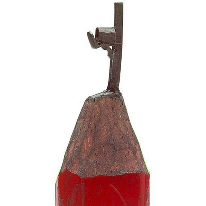 un-artiste-sculpte-des-mines-de-crayons-pour-des-oeuvres-dune-precision-chirurgicale16