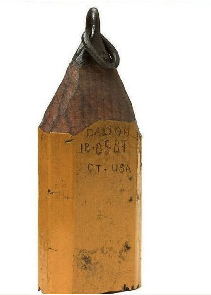un-artiste-sculpte-des-mines-de-crayons-pour-des-oeuvres-dune-precision-chirurgicale17