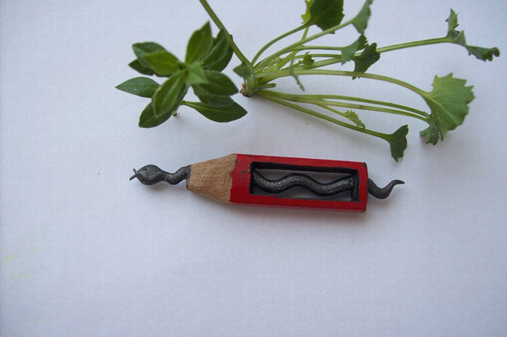 un-artiste-sculpte-des-mines-de-crayons-pour-des-oeuvres-dune-precision-chirurgicale26