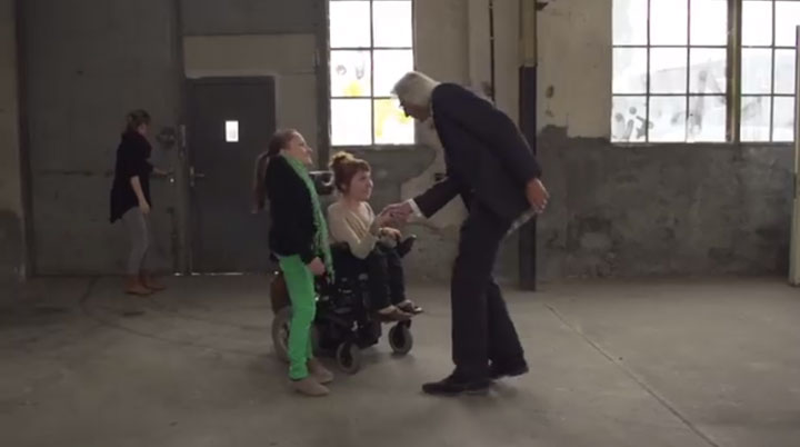 un-magasin-expose-des-mannequins-differents-en-vitrine-pour-prouver-que-la-beaute-est-universelle3