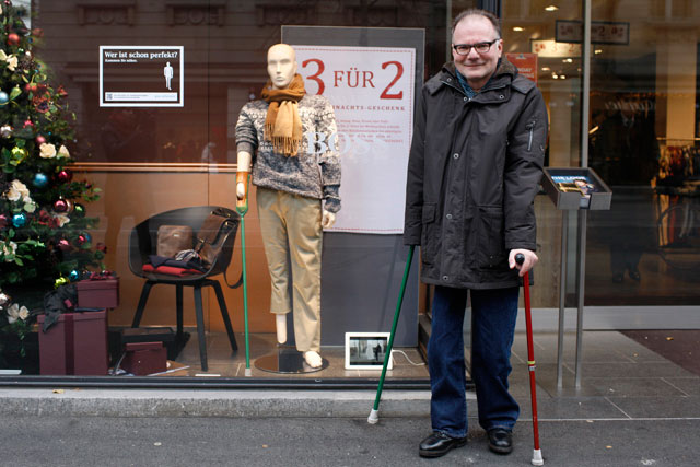 un-magasin-expose-des-mannequins-differents-en-vitrine-pour-prouver-que-la-beaute-est-universelle54