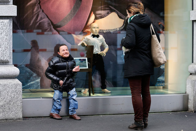 un-magasin-expose-des-mannequins-differents-en-vitrine-pour-prouver-que-la-beaute-est-universelle56