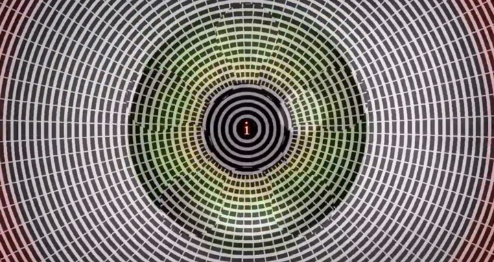 vivez-dincroyables-deformations-de-la-realite-grace-a-cette-video-qui-vous-provoquera-des-hallucinations-visuelles6
