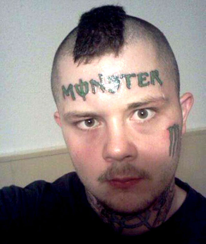 18-tatouages-faciaux-completement-wtf-qui-en-disent-long-sur-ces-personnes5