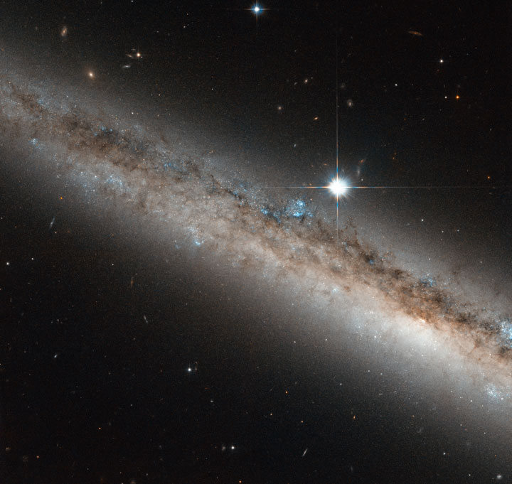 43-photographies-epoustouflantes-de-notre-univers-prises-par-hubble-en-201316