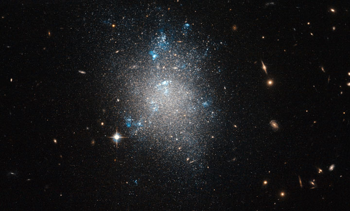 43-photographies-epoustouflantes-de-notre-univers-prises-par-hubble-en-201335