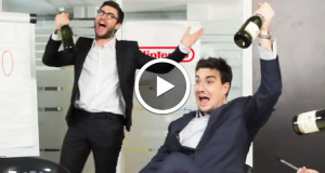 cyprien-imagine-les-reunions-au-sein-de-grandes-entreprises-telles-que-apple-nokia-free-fou-rire-garanti-une