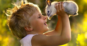 decouvrez-les-photos-epoustouflantes-denfants-en-compagnie-danimaux-de-la-ferme-une