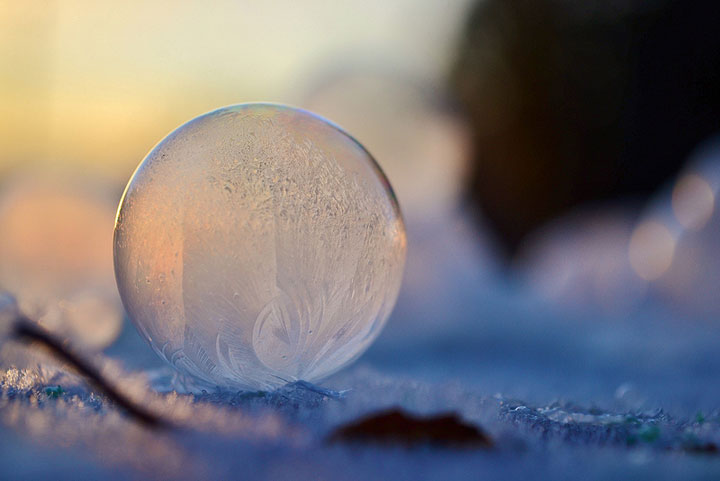 des-sumbliles-bulles-de-savon-gelees-par-le-froid25