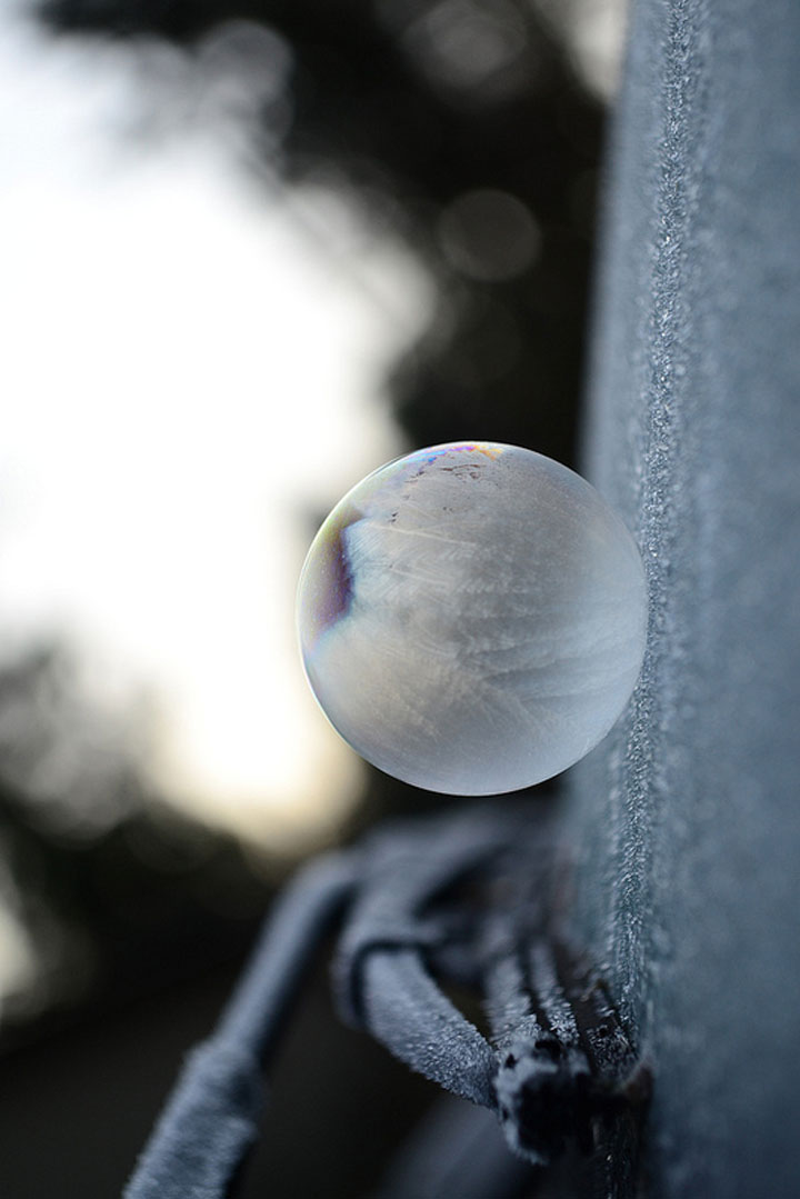 des-sumbliles-bulles-de-savon-gelees-par-le-froid38
