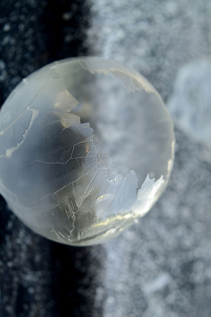 des-sumbliles-bulles-de-savon-gelees-par-le-froid39