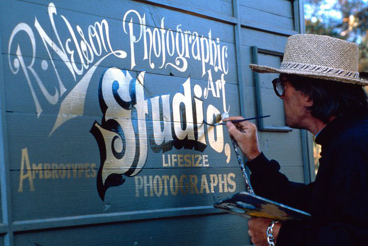 entrez-dans-les-coulisses-du-film-culte-retour-vers-le-futur-a-travers-ces-42-photographies-inedites15