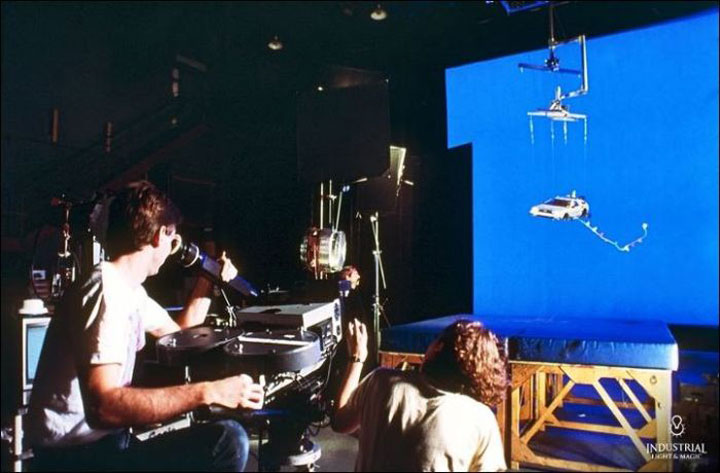 entrez-dans-les-coulisses-du-film-culte-retour-vers-le-futur-a-travers-ces-42-photographies-inedites6
