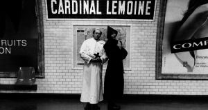 les-stations-du-metro-parisien-prennent-vie-a-travers-des-mises-en-scenes-loufoques-inspirees-de-leur-nom-une