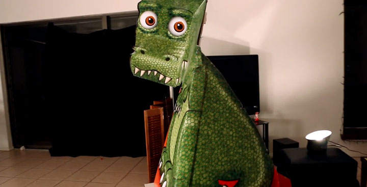 une-incroyable-illusion-doptique-vous-donne-limpression-que-ce-t-rex-vous-suit-du-regard7