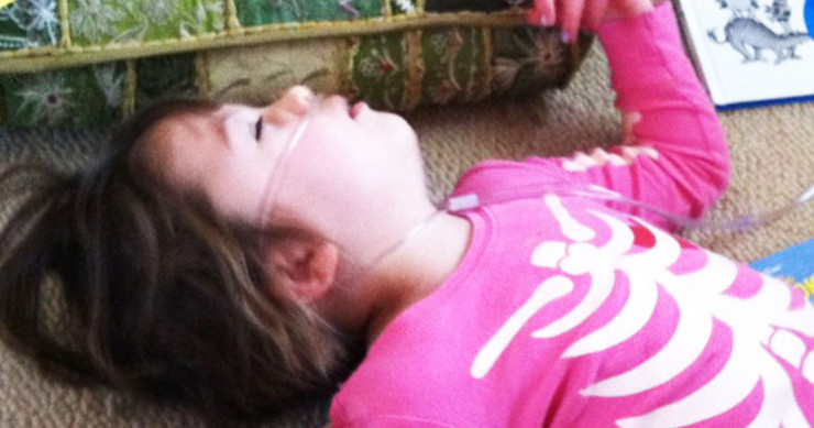 une-petite-fille-de-3-ans-est-sauvee-de-ses-violentes-crises-depilepsie-grace-au-cannabis-une