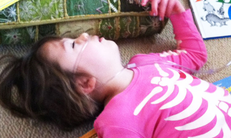 une-petite-fille-de-3-ans-est-sauvee-de-ses-violentes-crises-depilepsie-grace-au-cannabis-une