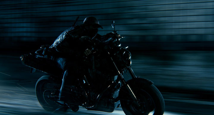 vivez-une-intense-course-poursuite-dans-un-monde-totalement-laisse-a-labandon-a-travers-ce-superbe-court-metrage16