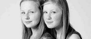 vous-pensiez-avoir-un-physique-unique-un-photographe-reunit-de-parfaits-inconnus-ressemblant-a-des-jumeaux-une