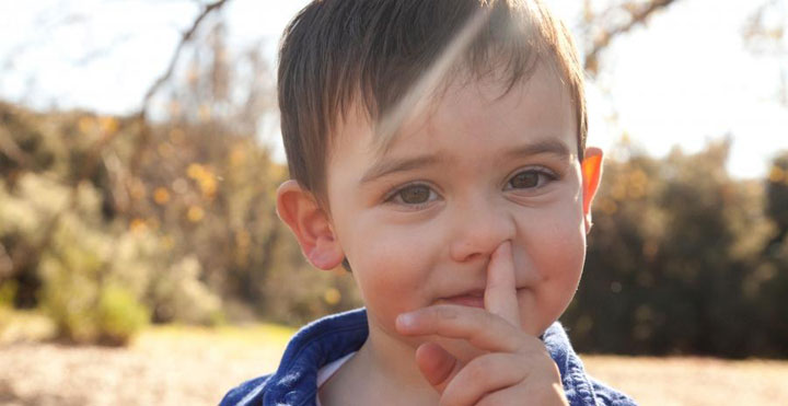 vous-pouvez-desormais-manger-vos-crottes-de-nez-sans-complexe-un-scientifique-explique-que-cest-bon-pour-la-sante4