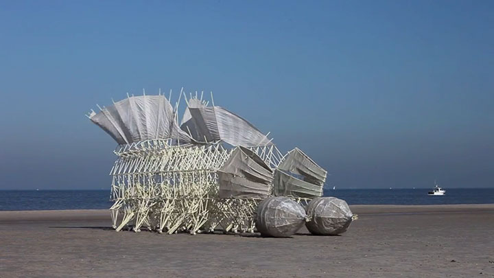 des-creatures-fantastiques-se-deplacent-grace-au-ven10