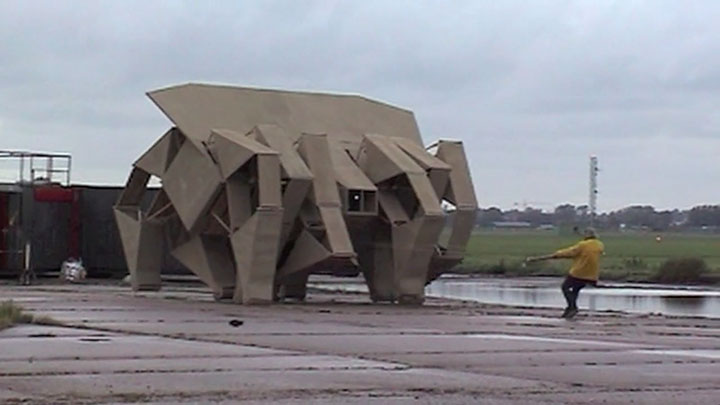 des-creatures-fantastiques-se-deplacent-grace-au-ven14