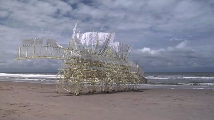 des-creatures-fantastiques-se-deplacent-grace-au-ven5