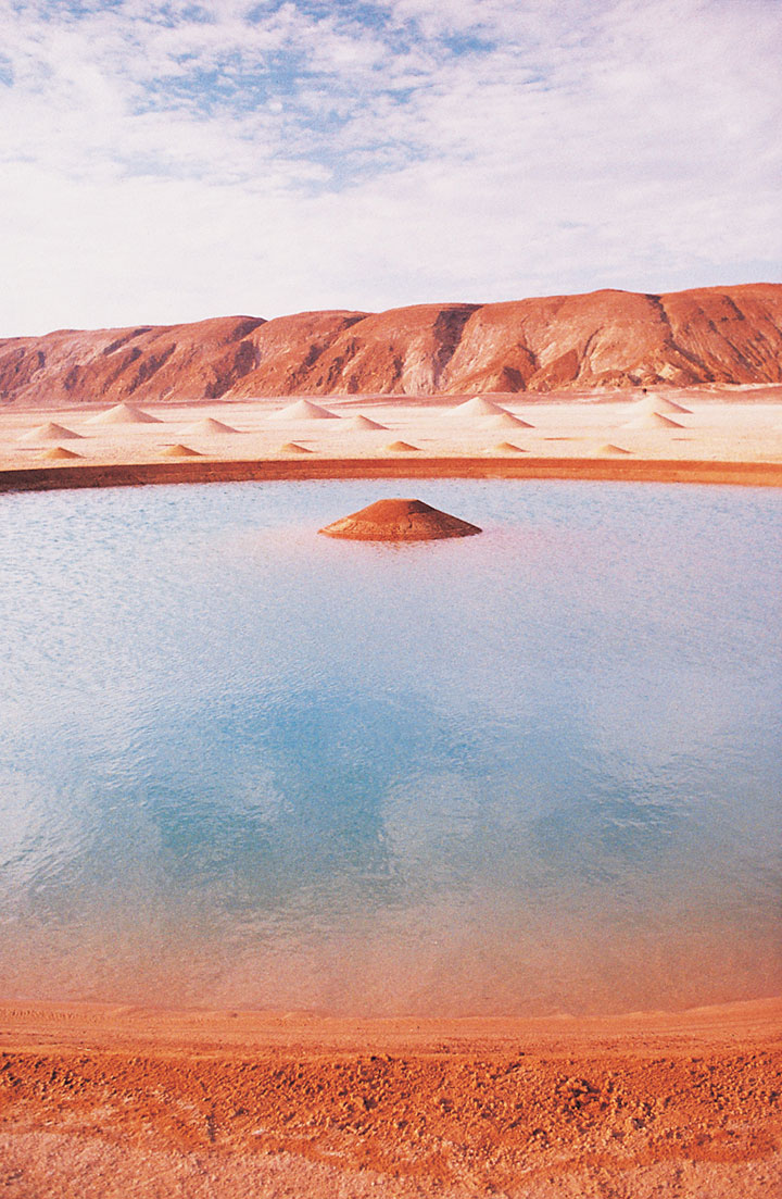 immenses-oeuvres-dans-le-sahara15