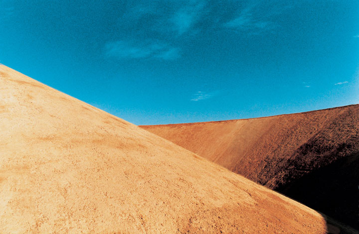 immenses-oeuvres-dans-le-sahara17