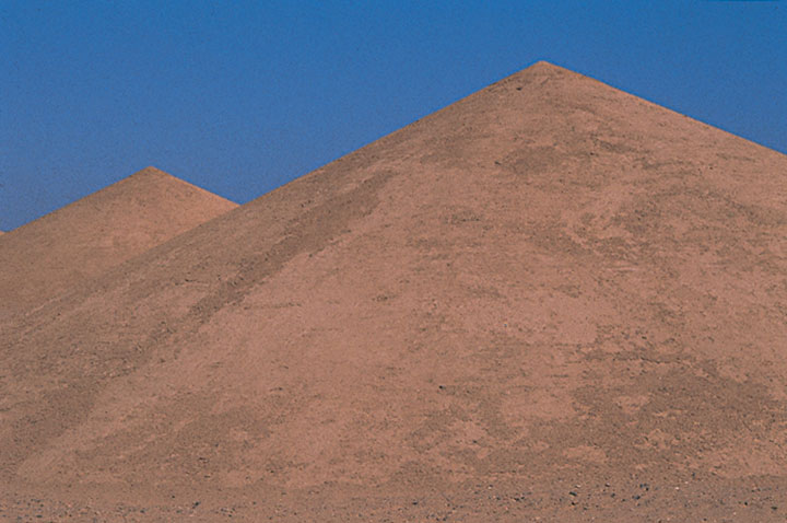 immenses-oeuvres-dans-le-sahara21