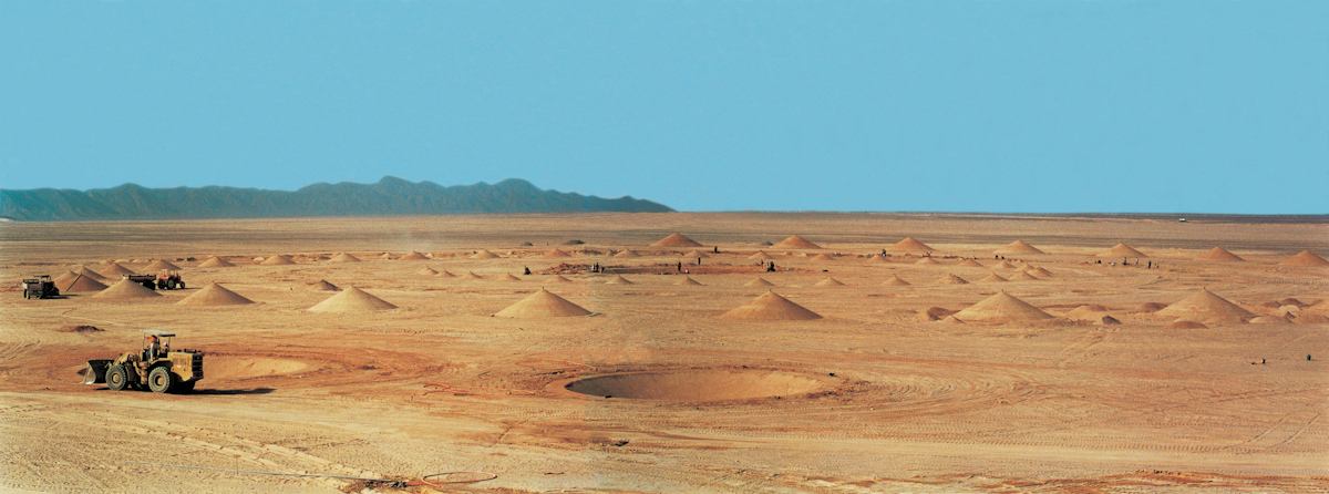immenses-oeuvres-dans-le-sahara30