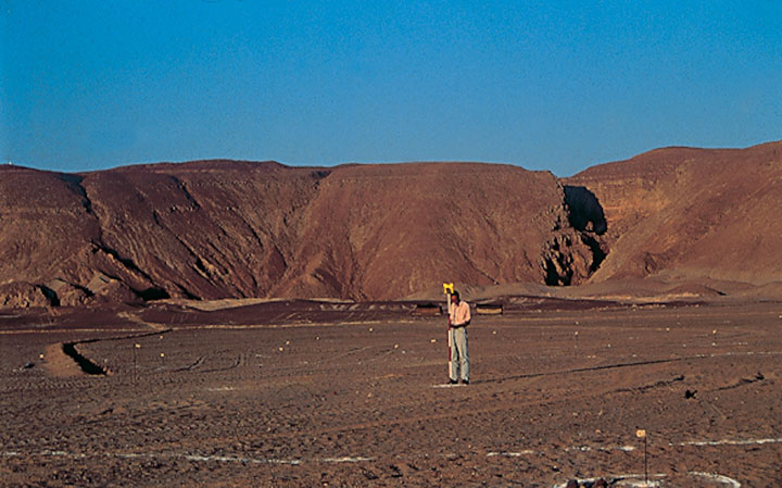 immenses-oeuvres-dans-le-sahara35