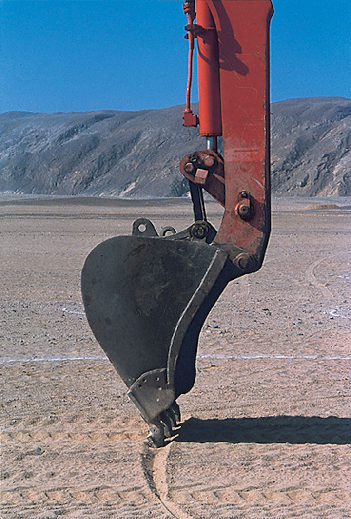 immenses-oeuvres-dans-le-sahara40