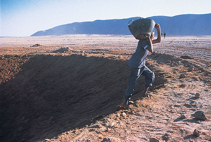 immenses-oeuvres-dans-le-sahara46