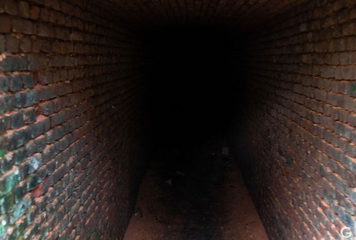 penetrez-dans-lantre-dun-chateau-abandonne-a-travers-de-fascinants-cliches30